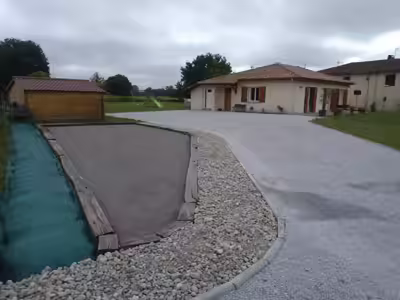 Finition parking et terrain de pétanque