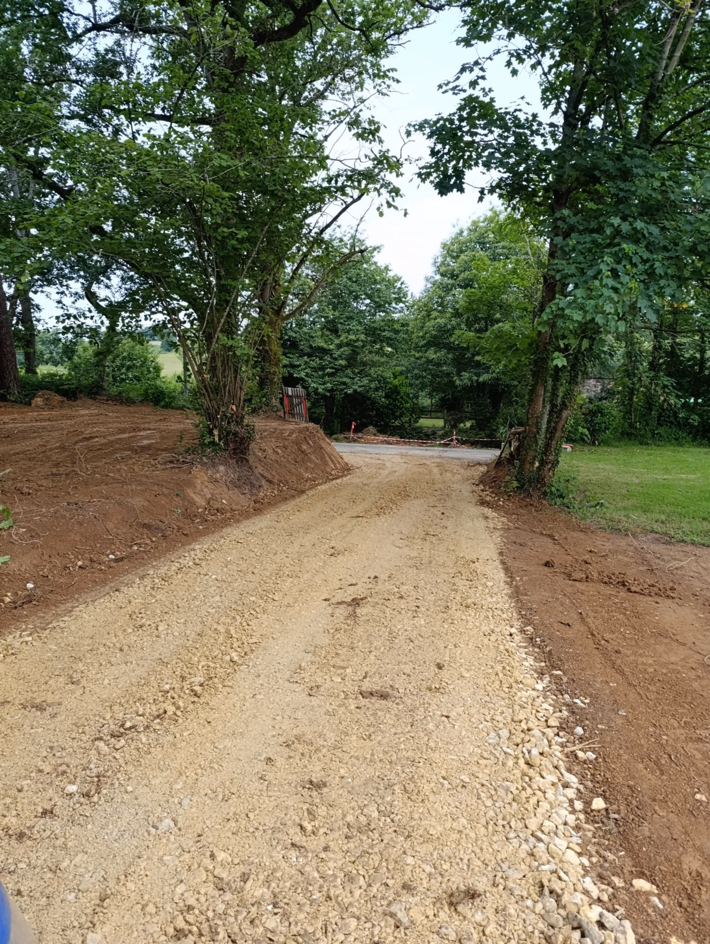 Création d'un chemin d'accès empierré à Sainte-Colombe (Landes)